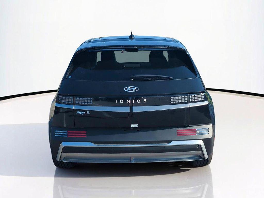 New 2026 Black Hyundai SE Standard Range image 6