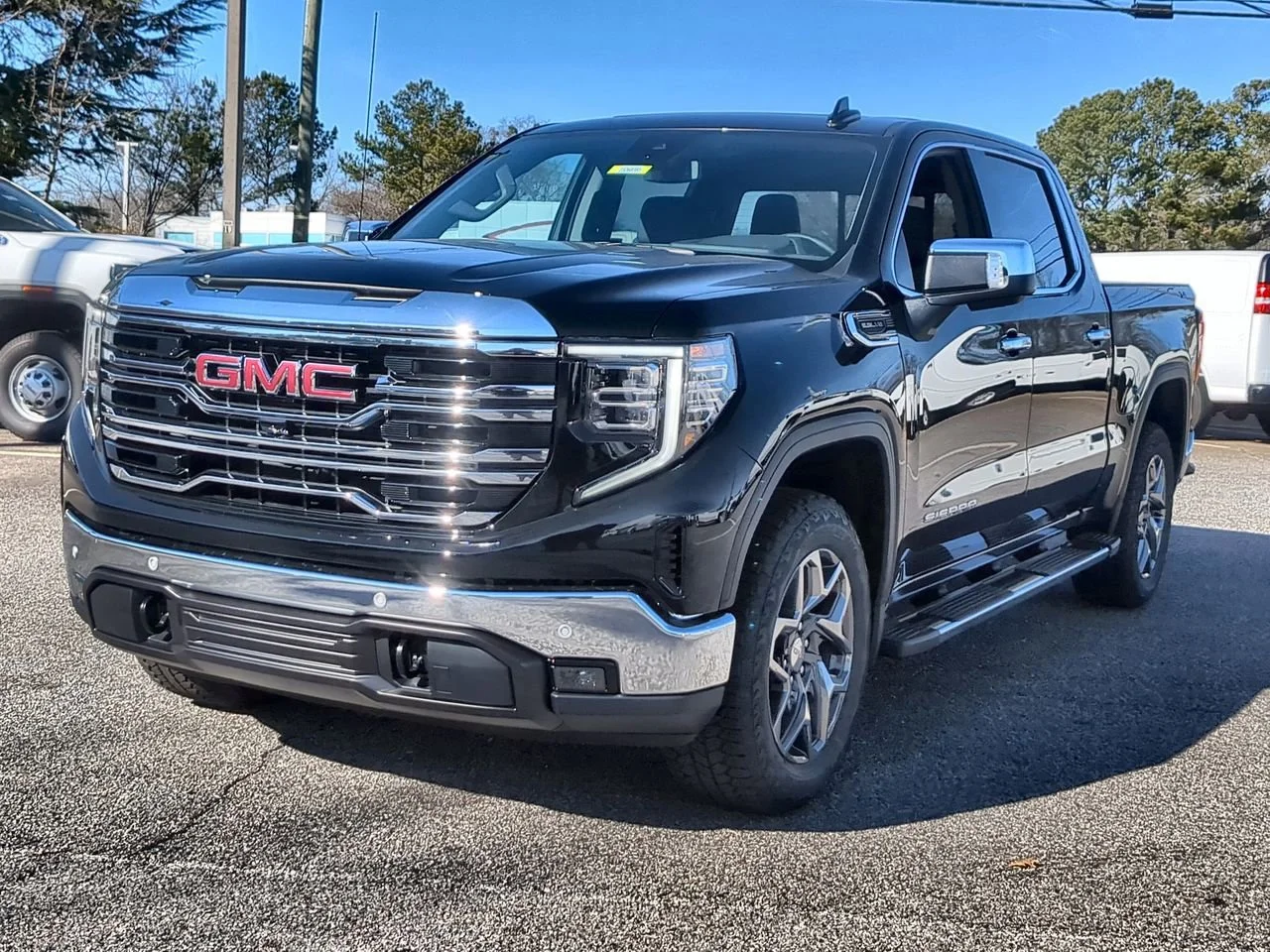Used 2026 Onyx Black GMC SLT image 4