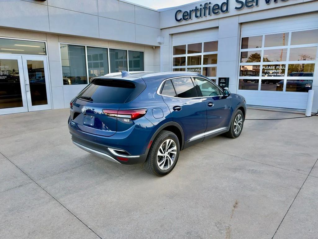 Used 2023 Blue Buick Essence image 4