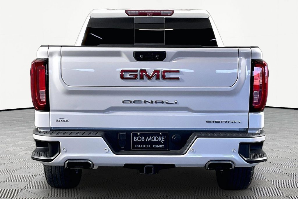 Used 2022 WHITE FROST TRICOAT GMC Denali image 5