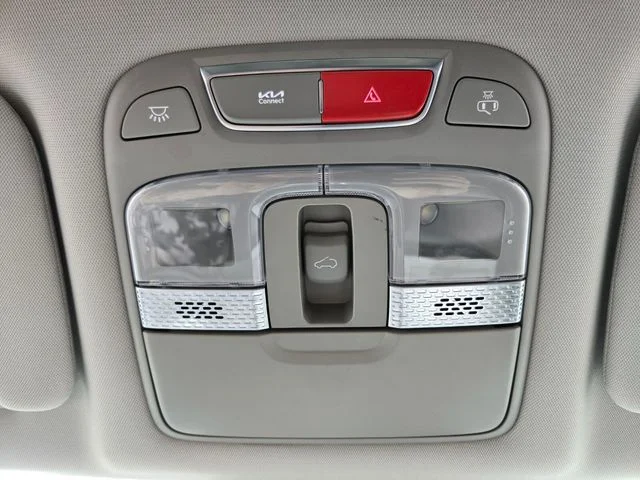 Used 2025 Black Kia S image 28
