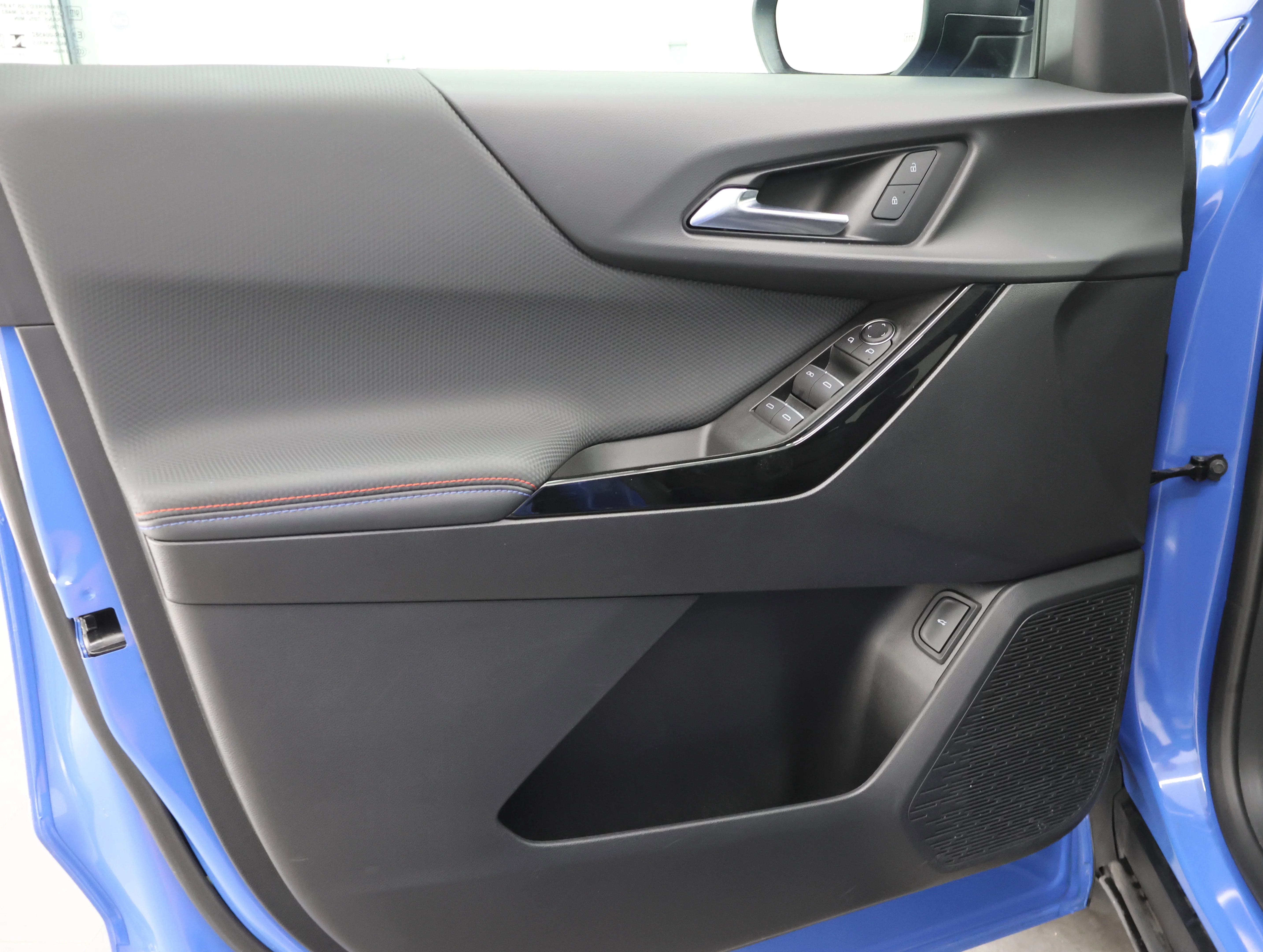 Used 2025 Reef Blue Metallic Chevrolet RS image 43