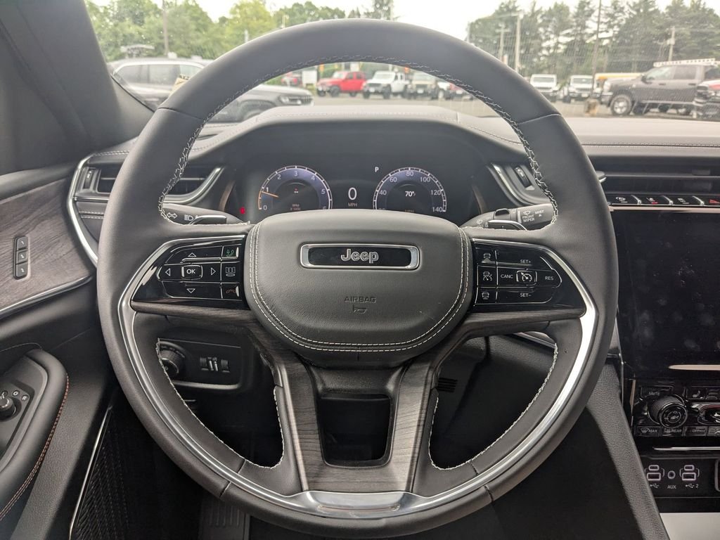 2025 Jeep Grand Cherokee L Overland - Photo 12