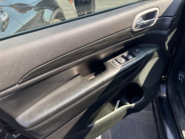 Used 2022 Black Jeep Laredo X image 7