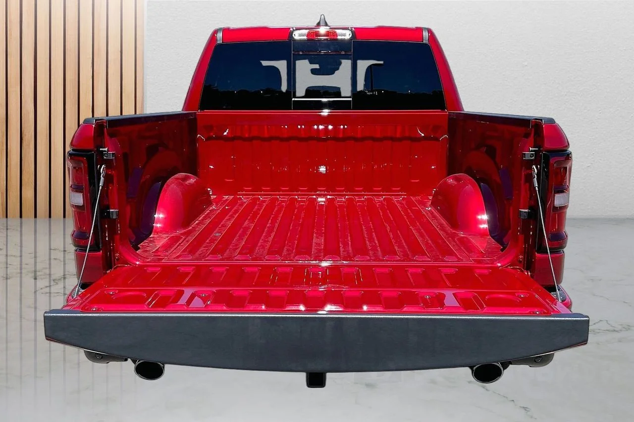 New 2026 Molten Red Pearl-Coat Exterior Paint RAM Big Horn/Lone Star image 21