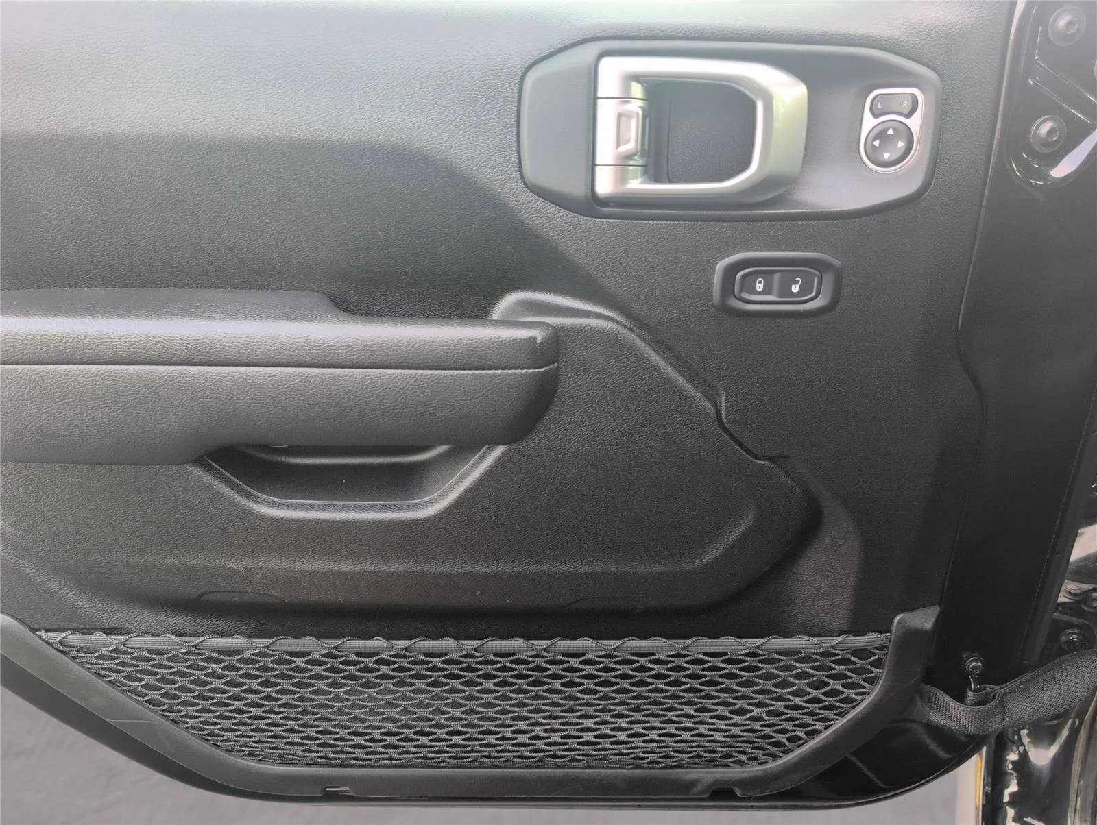 Used 2025 Black Clearcoat Jeep Rubicon image 15