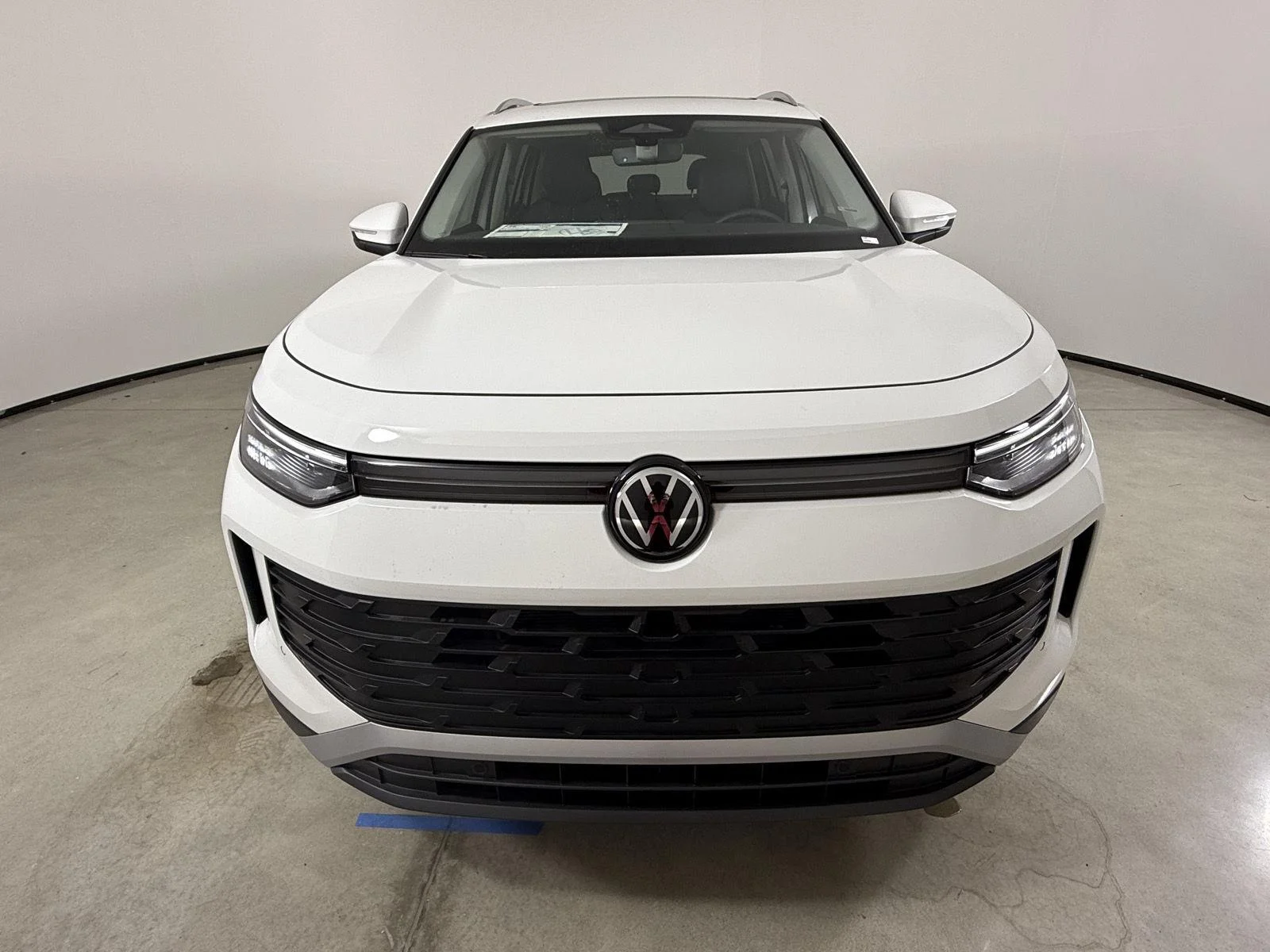 New 2026 Pure White Volkswagen SE image 2
