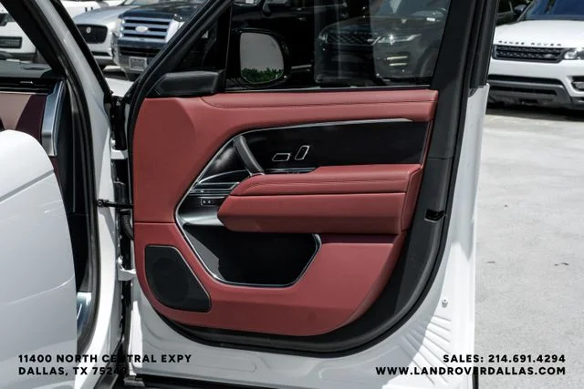 New 2026  Land Rover SE image 48