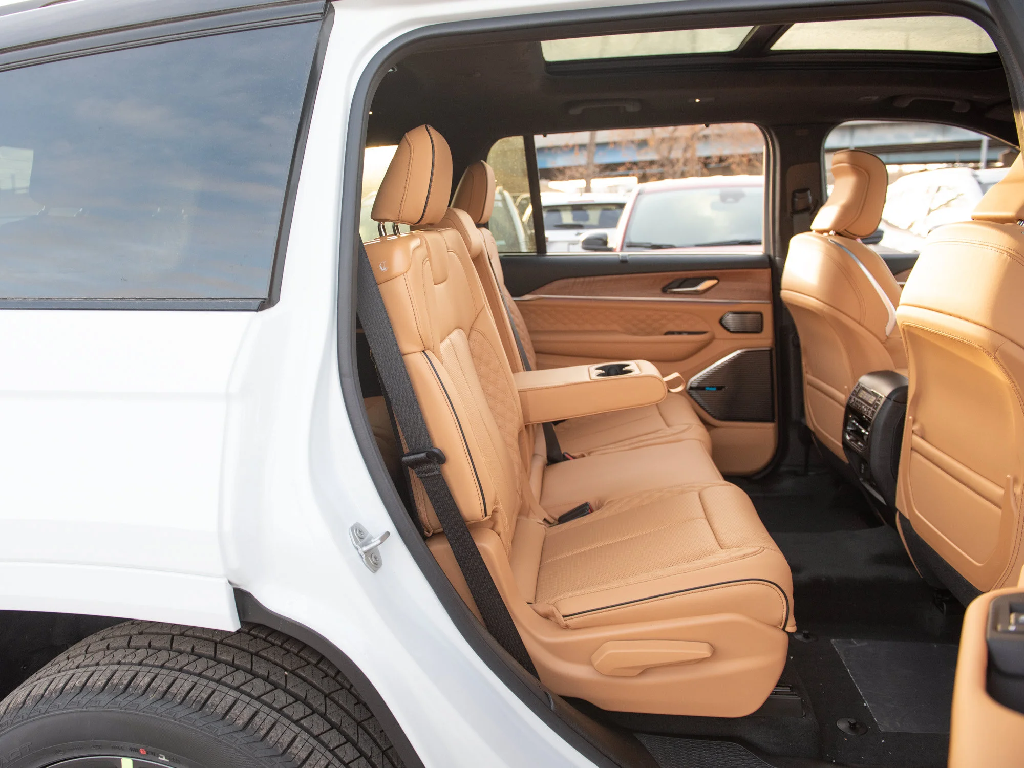 Used 2025 White Jeep Summit Reserve* image 23