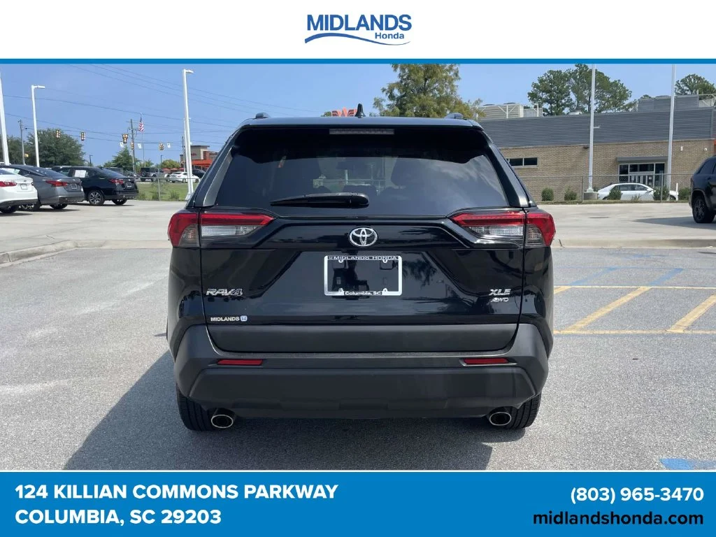 Used 2021 Midnight Black Metallic Toyota XLE image 5