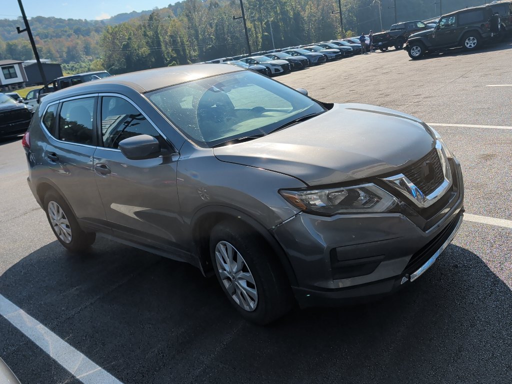 Used 2020 Gray Nissan S image 4