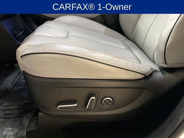 Certified Used 2025 White Hyundai SEL Premium image 11