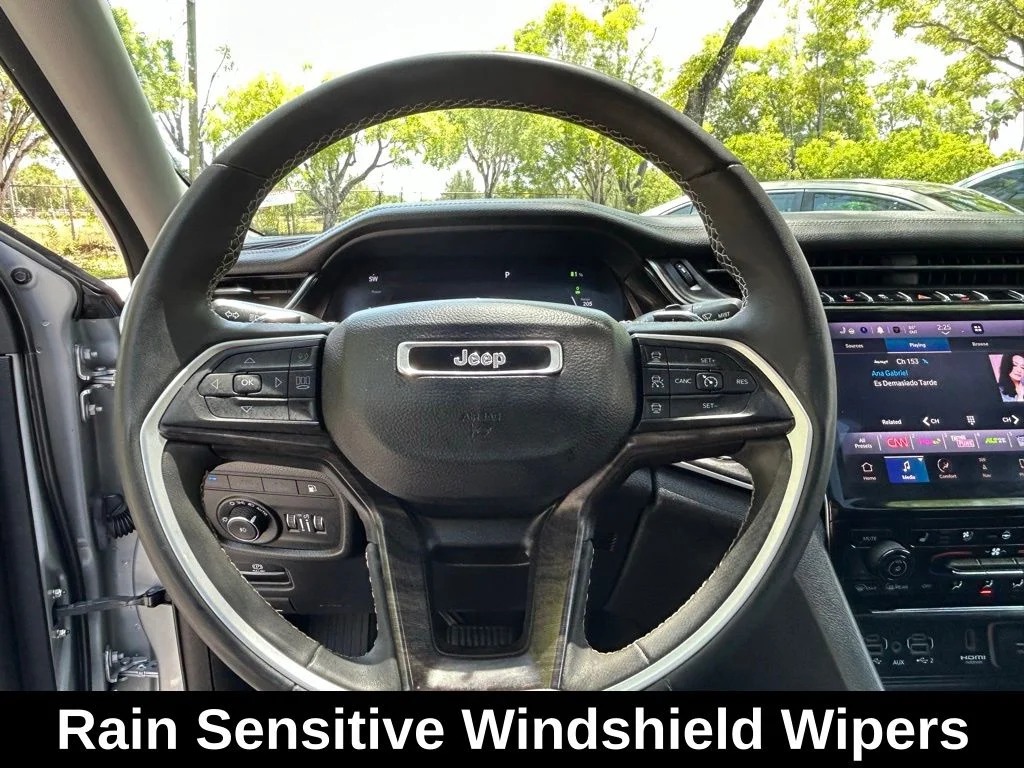 Used 2023 Silver Jeep 4xe image 20