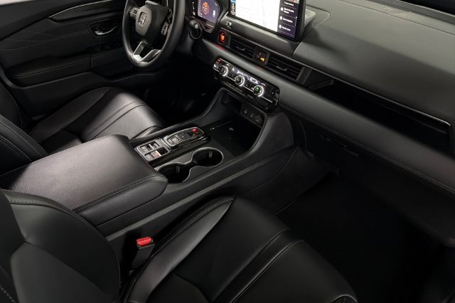 New 2026 Crystal Black Pearl Honda Touring image 15