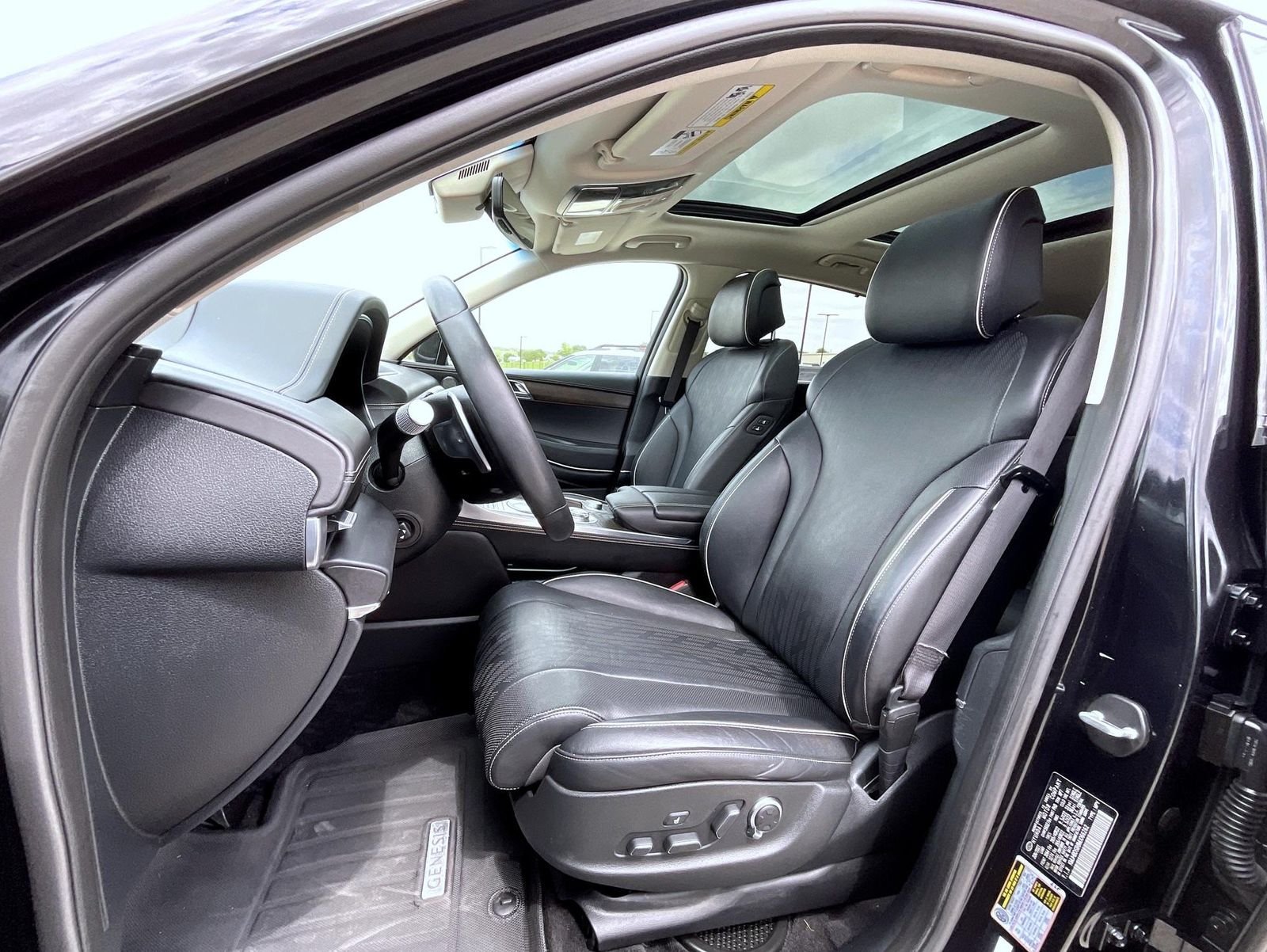 Used 2021 Black Genesis 2.5T image 11