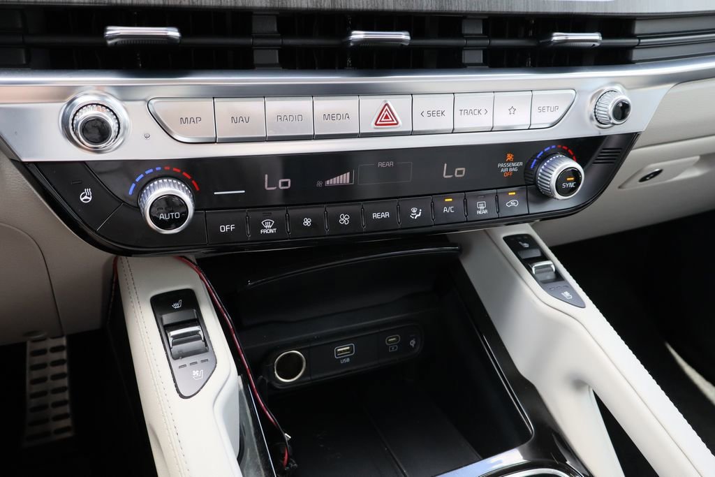 Used 2023 White Kia SX Prestige image 18