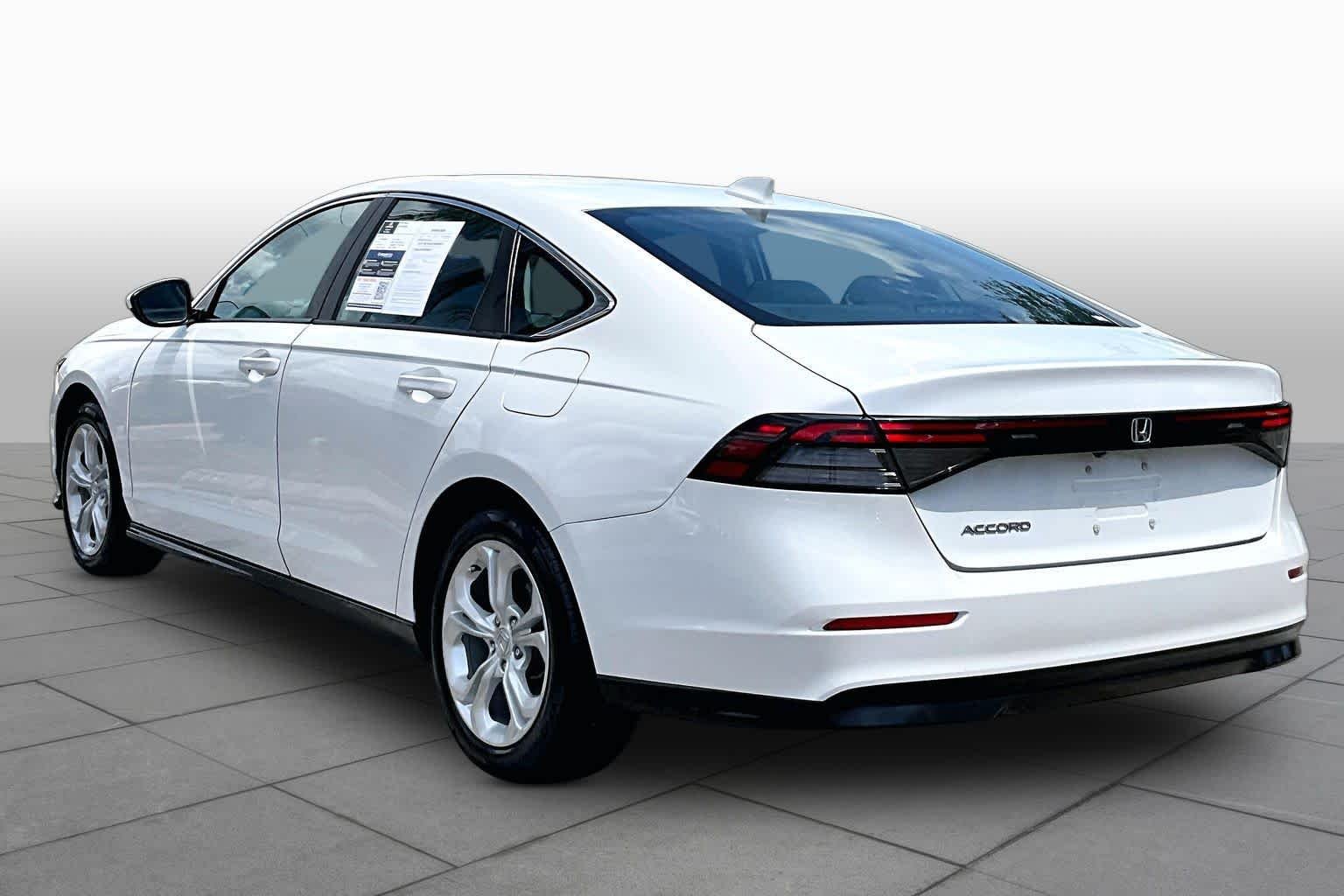 Used 2023 Platinum White Pearl Honda LX image 12