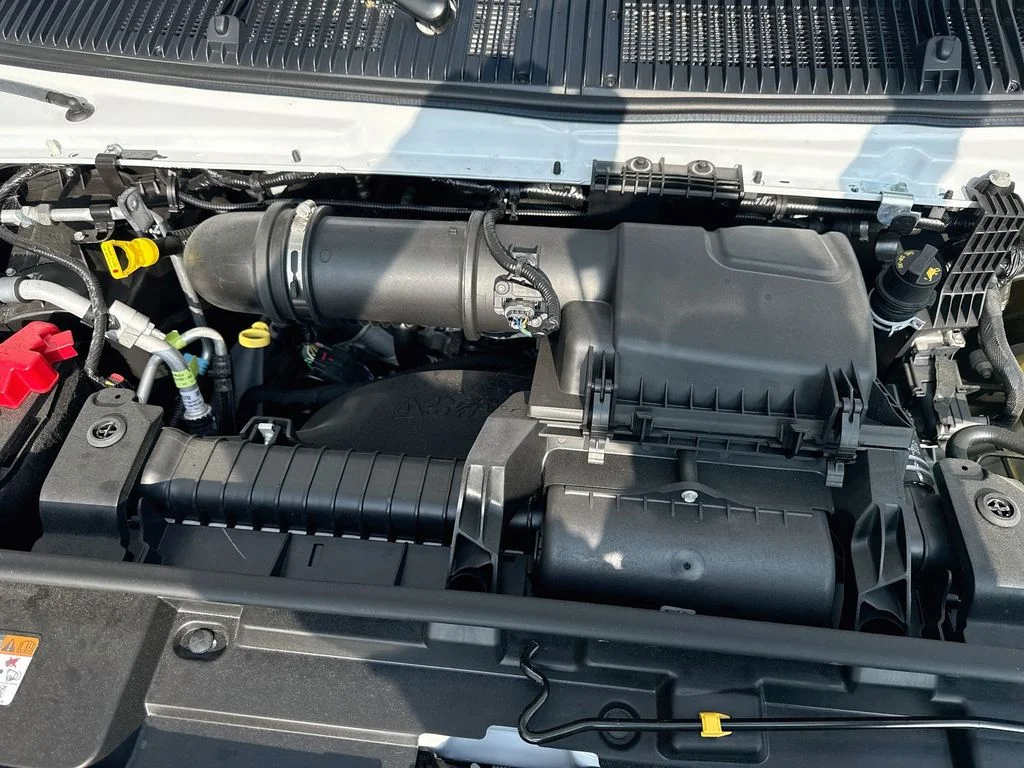 New 2027 Oxford White Ford E-350 SRW image 25