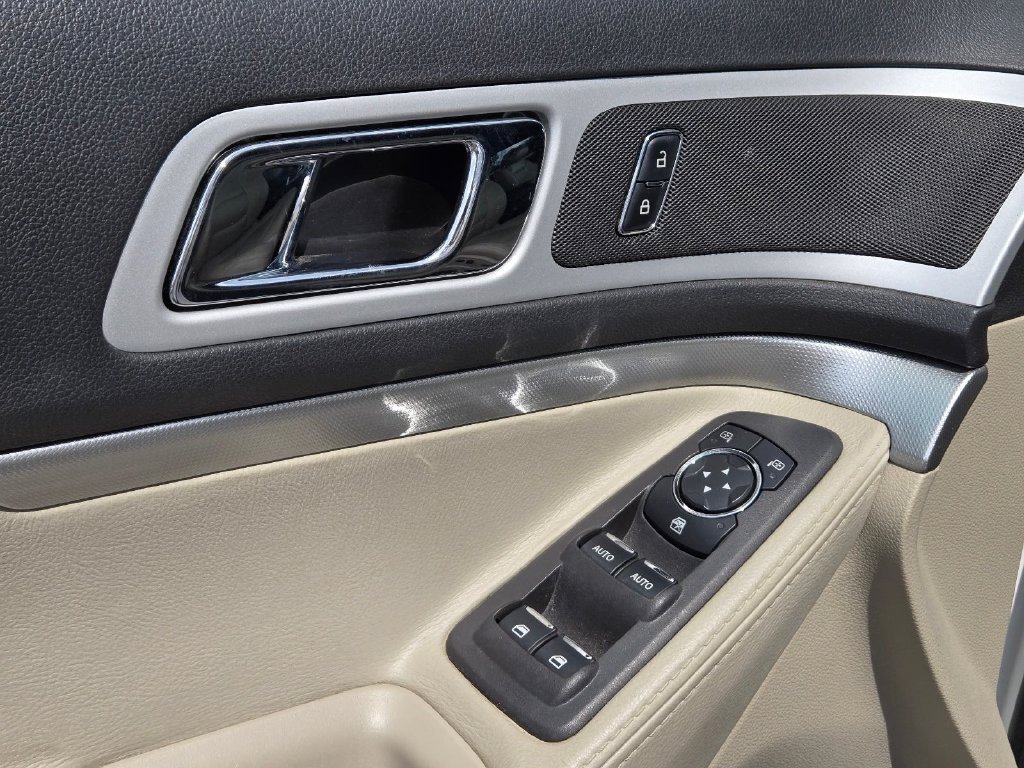 Used 2015 White Ford XLT image 14