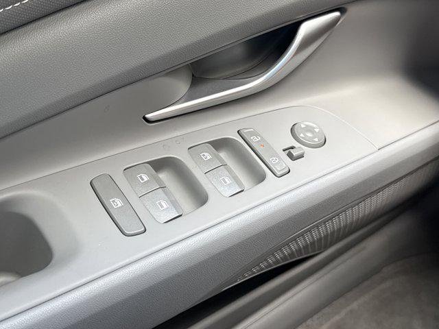 2026 Hyundai Elantra SEL - Photo 16