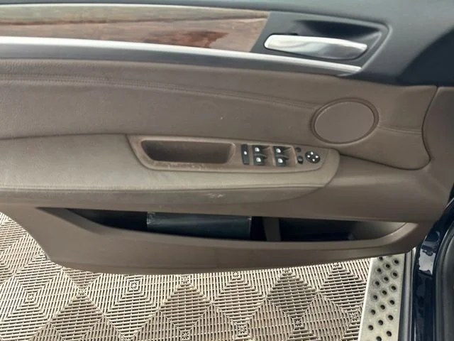 Used 2007  BMW 4.8i image 18