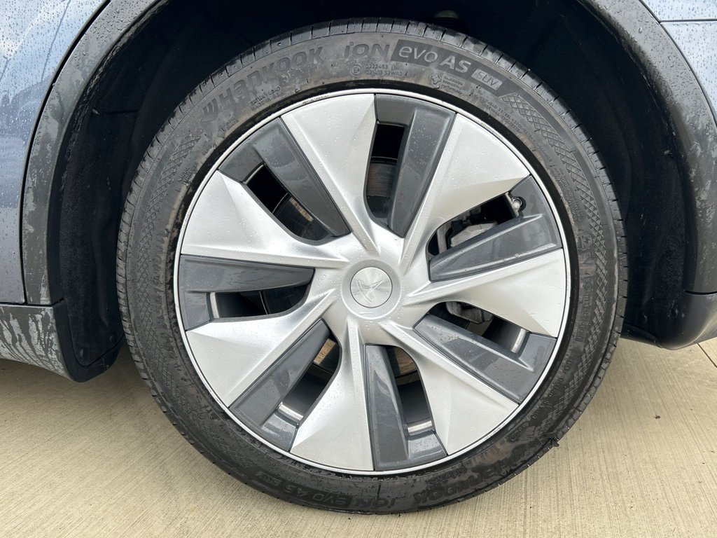 Used 2023  Tesla Long Range image 27