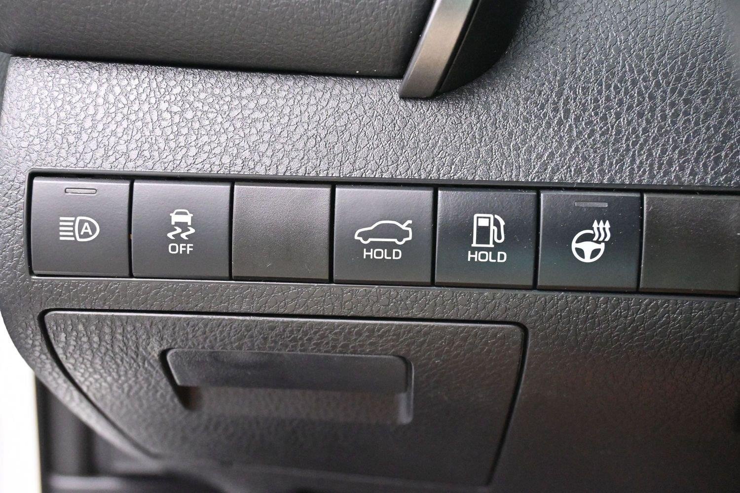 Used 2022 Wind Chill Pearl Toyota XSE image 19