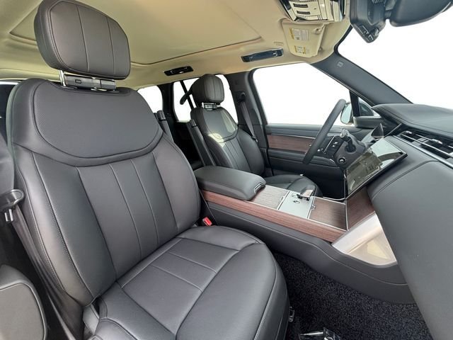 New 2026 Santorini Black LAND ROVER SE image 16