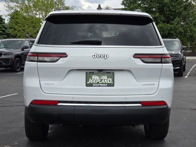 New 2026 Bright White Clear-Coat Exterior Paint Jeep Laredo image 26