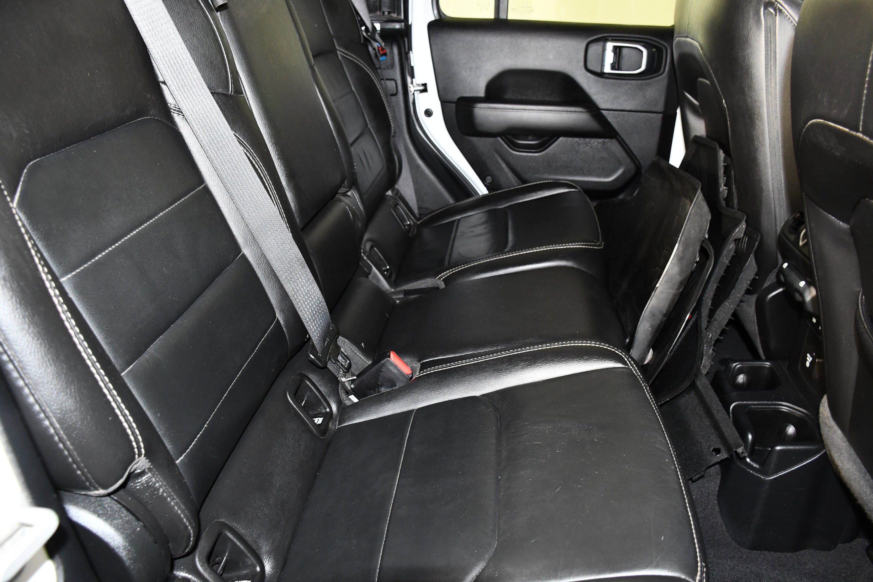 Used 2021 Bright White Clearcoat Jeep Overland image 48