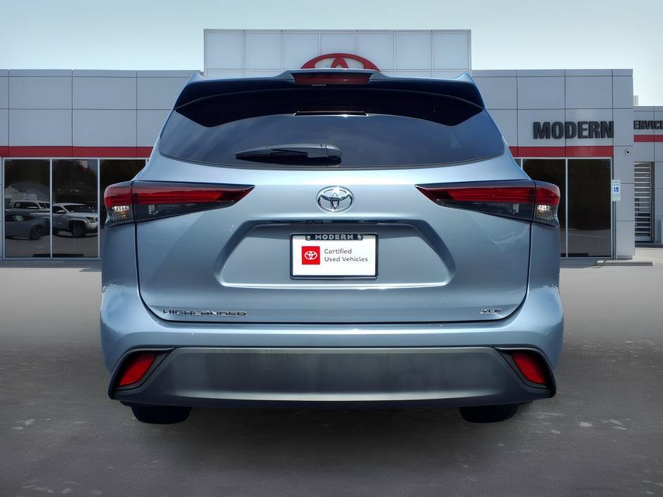 Used 2024 Moon Dust Toyota LE image 4