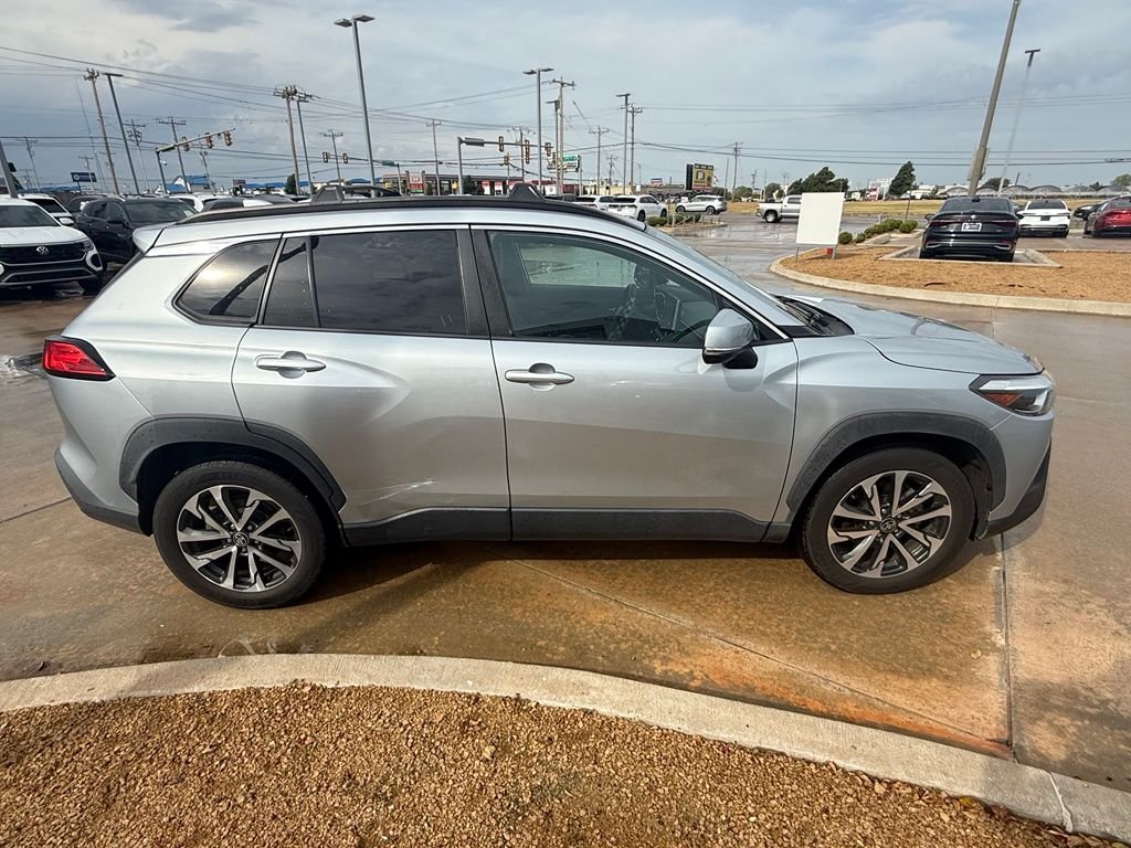 Used 2022 Silver Toyota XLE image 6