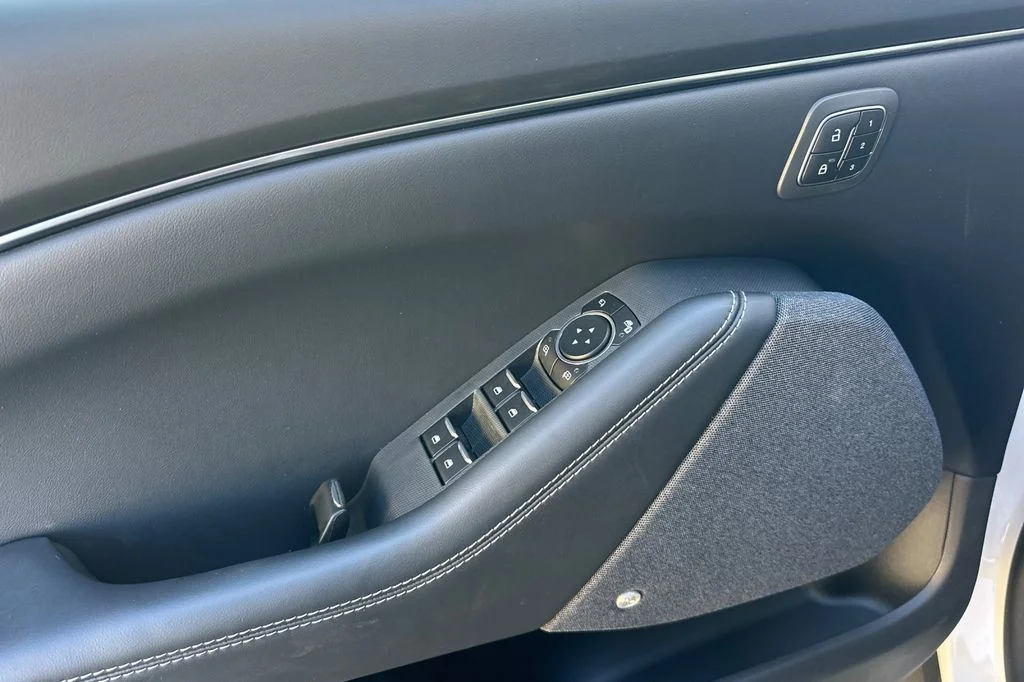Used 2025 White Metallic Ford Premium image 12