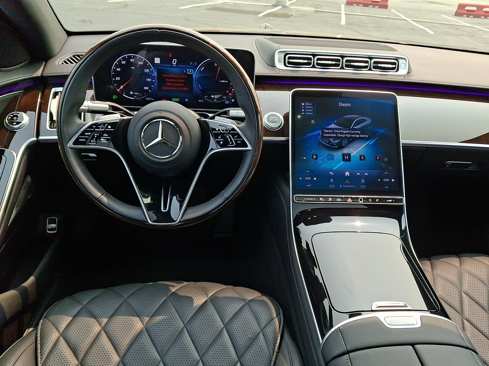 Certified Used 2024 Black - 040 Mercedes-Benz 4MATIC® image 11