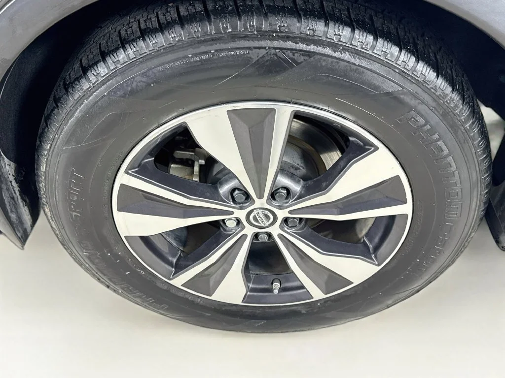 Used 2019 Gun Metallic Nissan S image 38
