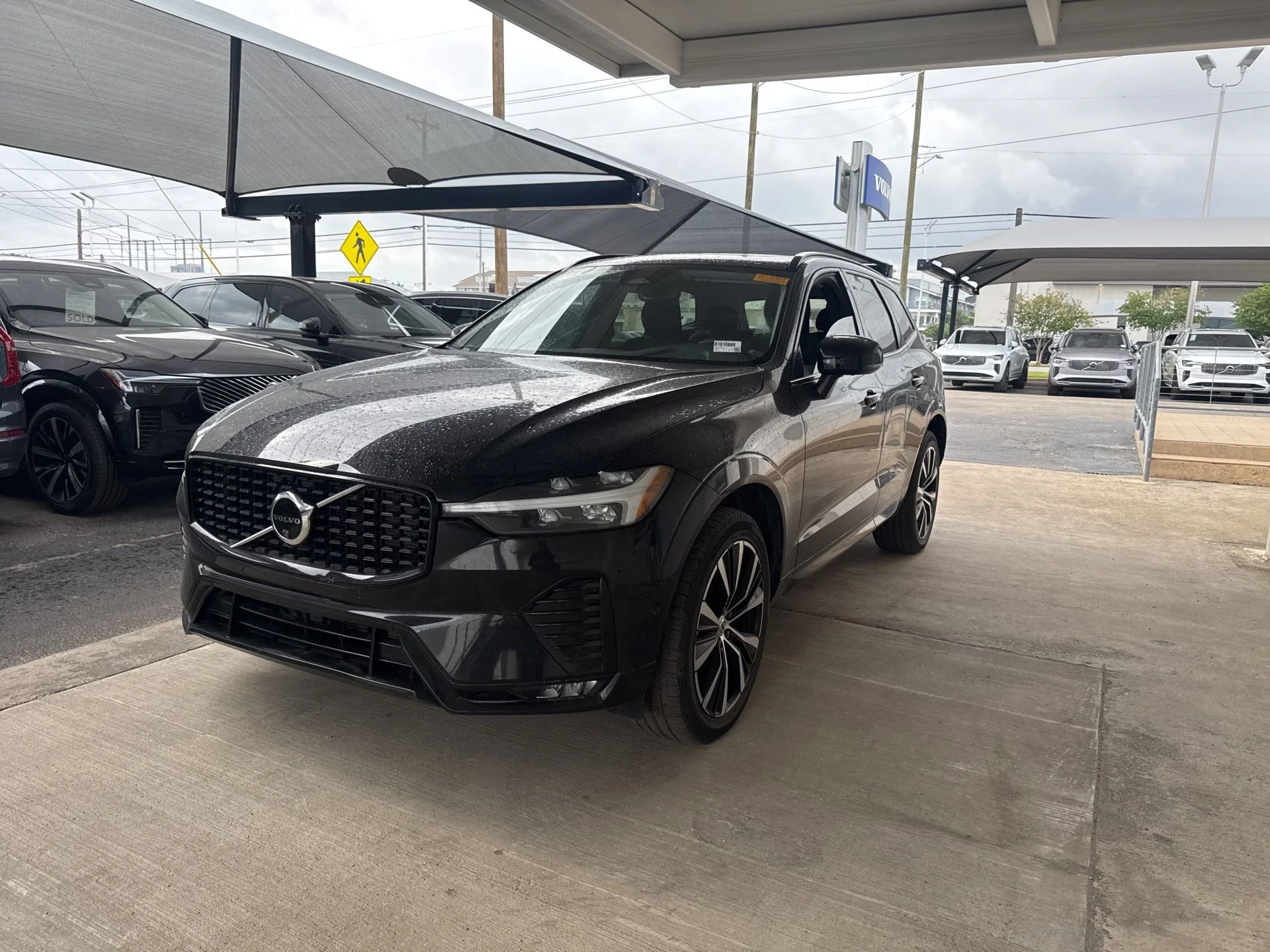 2024 Volvo XC60 B5 Plus Dark Theme AWD's photo