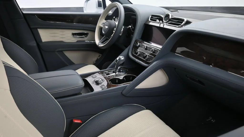 Certified Used 2023  Bentley Azure image 11
