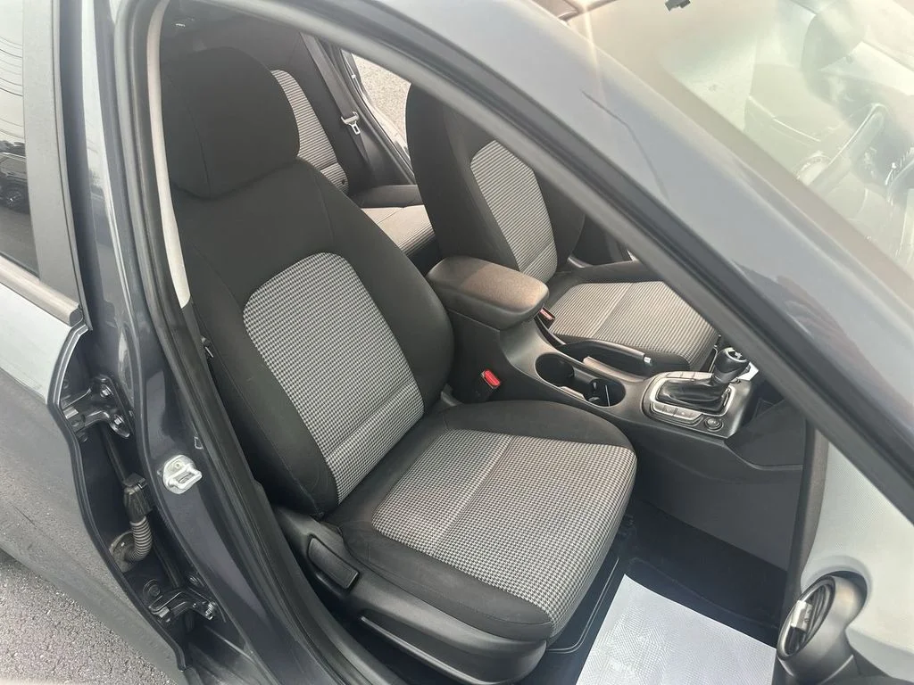 Used 2020 Gray Hyundai SEL image 31