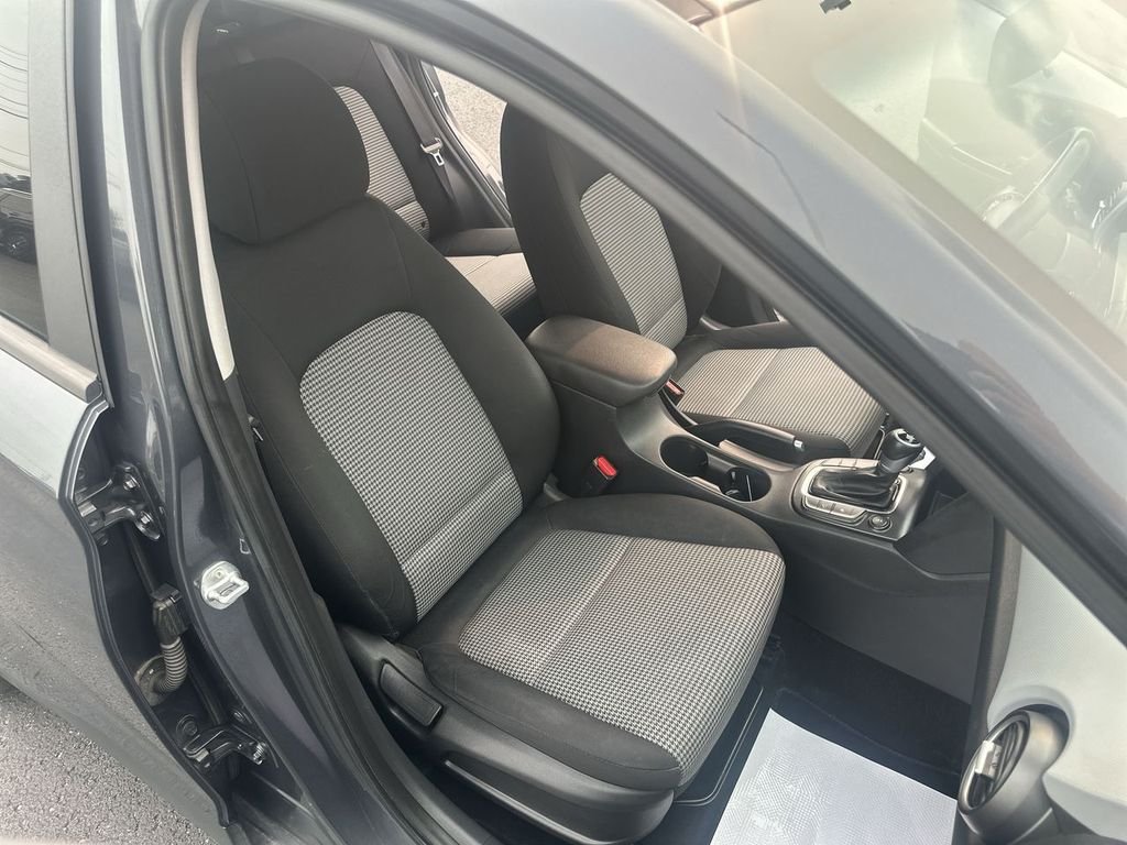 Used 2020 Gray Hyundai SEL image 31