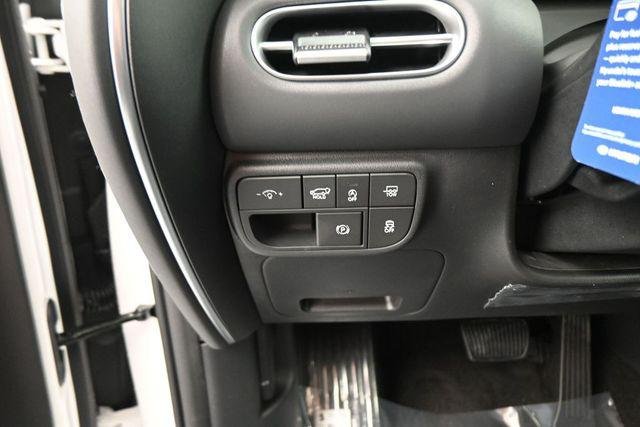 New 2026 White Hyundai SEL AWD image 17