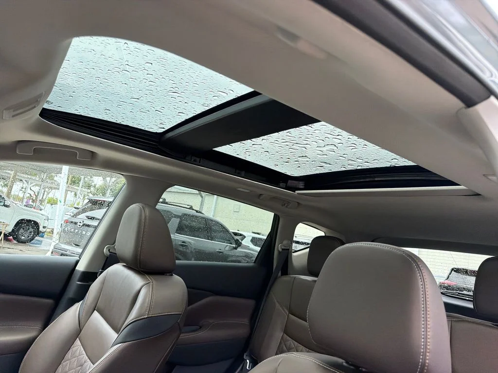 Used 2024 Gray Nissan Platinum image 17