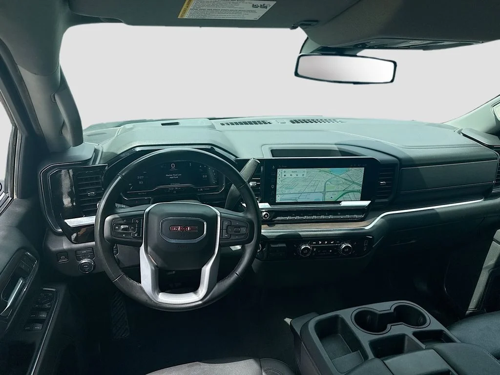 Used 2025 White GMC SLT image 24