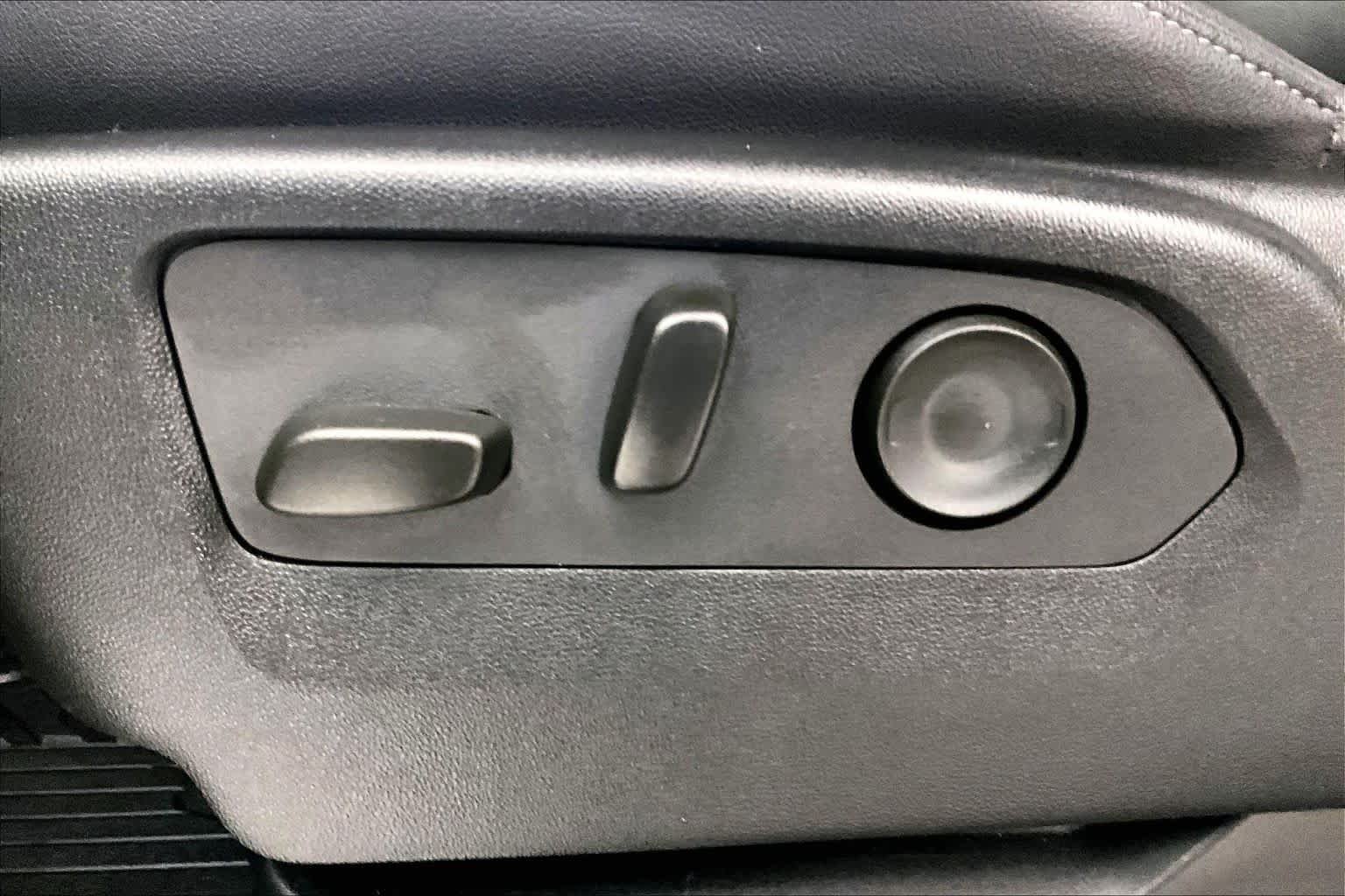 Used 2025 Slate Gray Metallic Chevrolet RST image 30