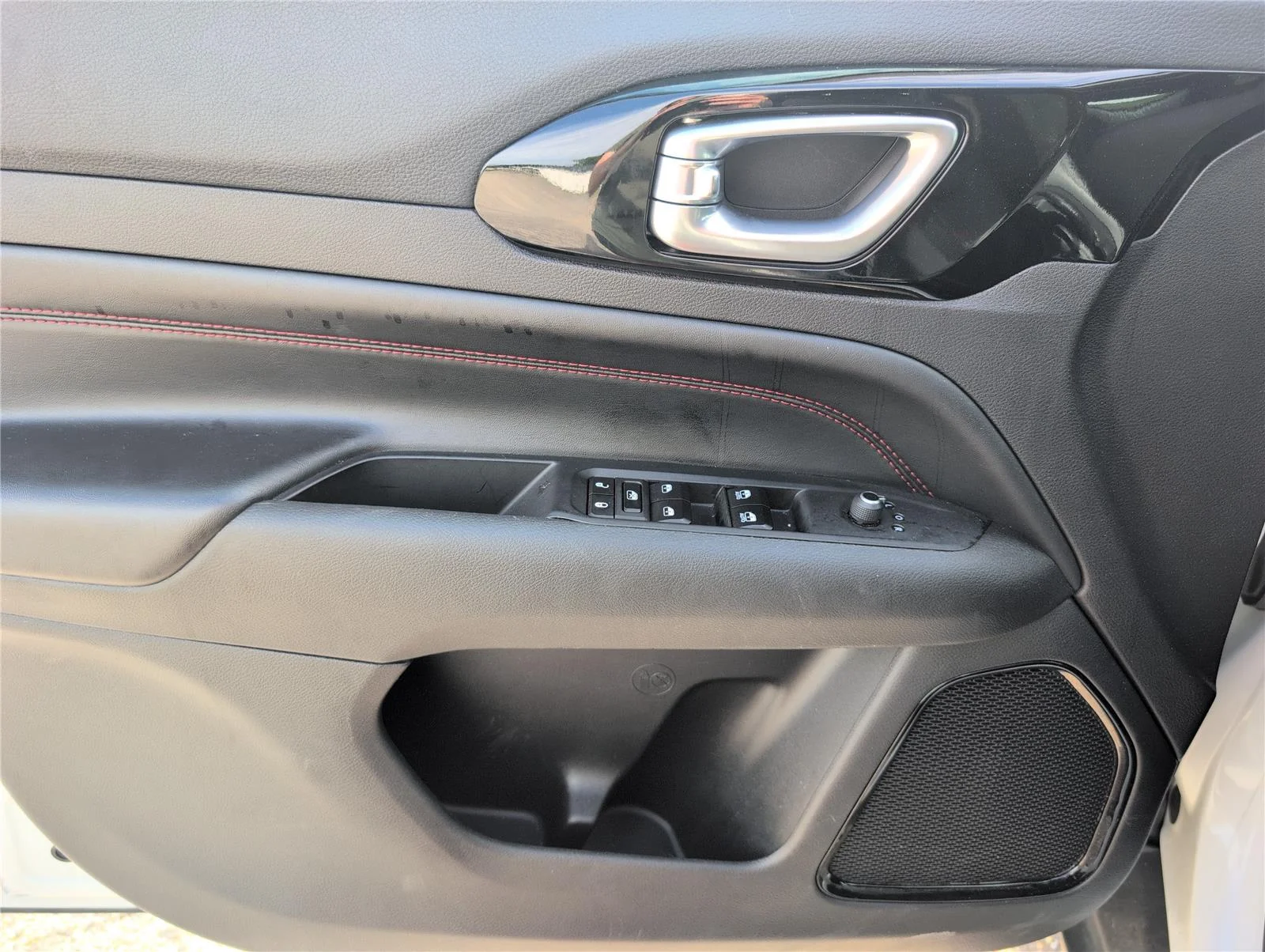 2025 Jeep Compass Trailhawk - Photo 17