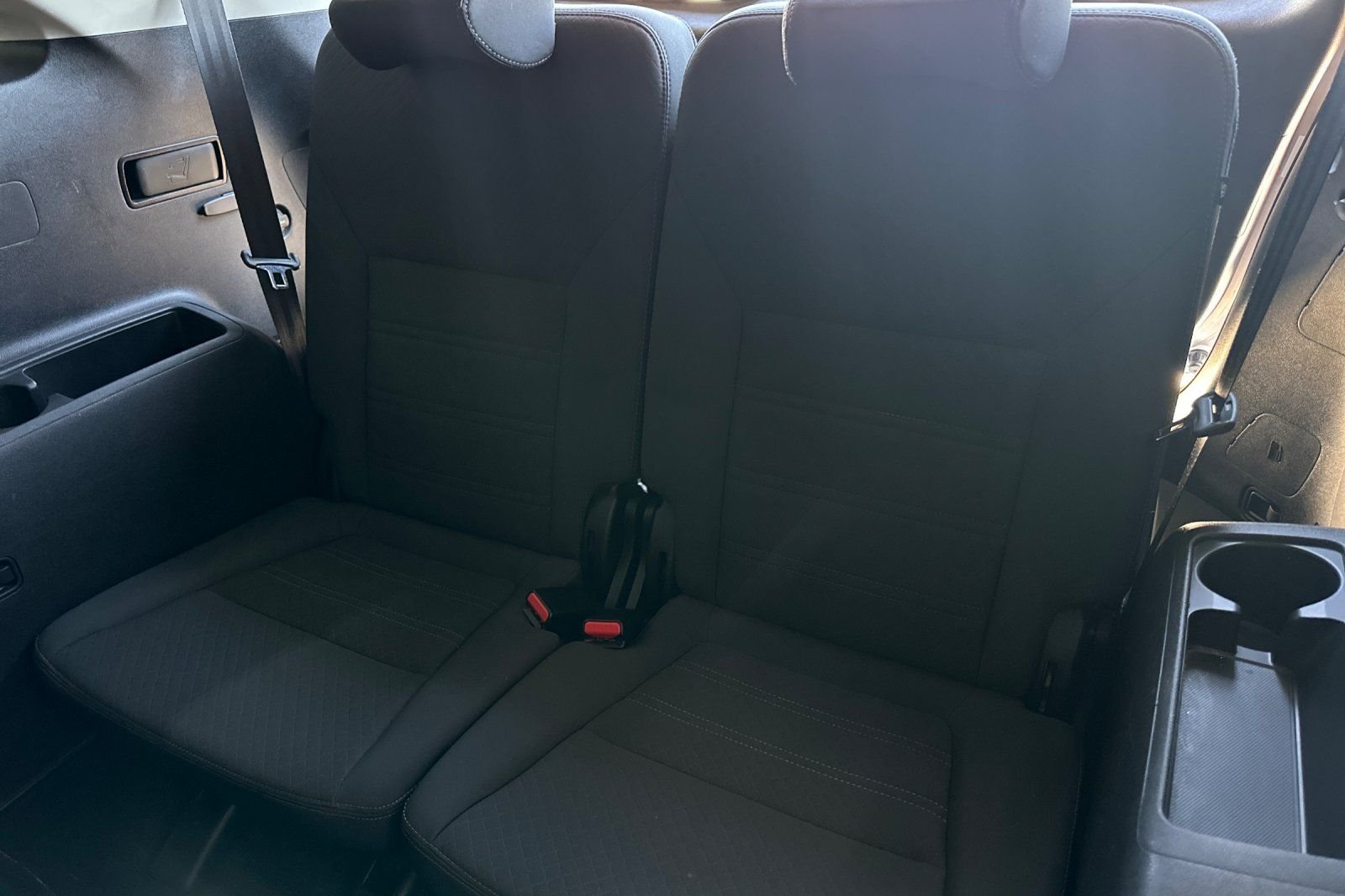 Used 2017 Silver Kia LX image 16