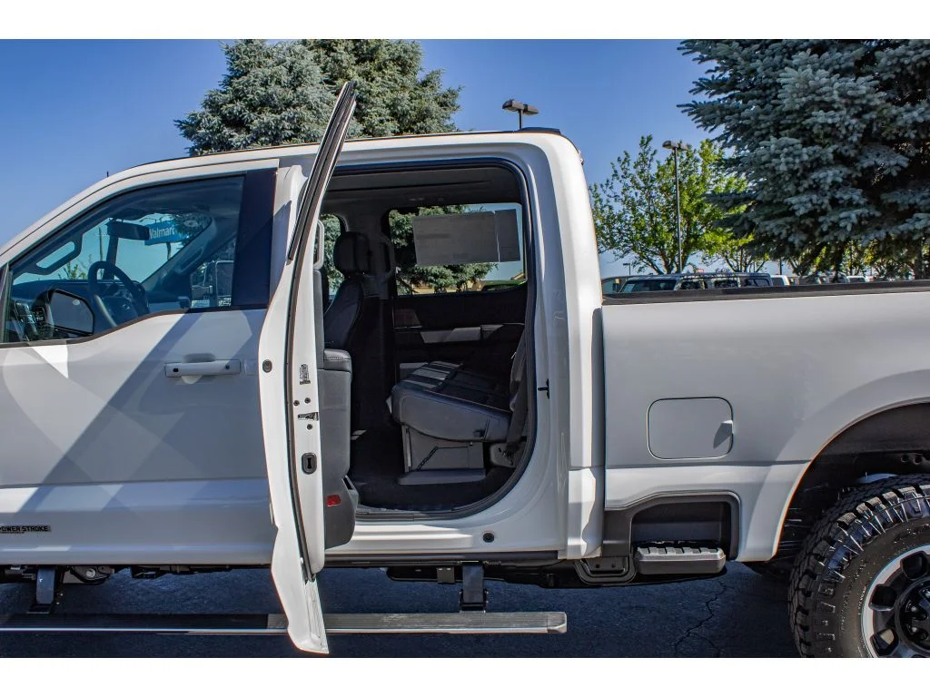 New 2026 Star White Metallic Tri-Coat Ford LARIAT image 17