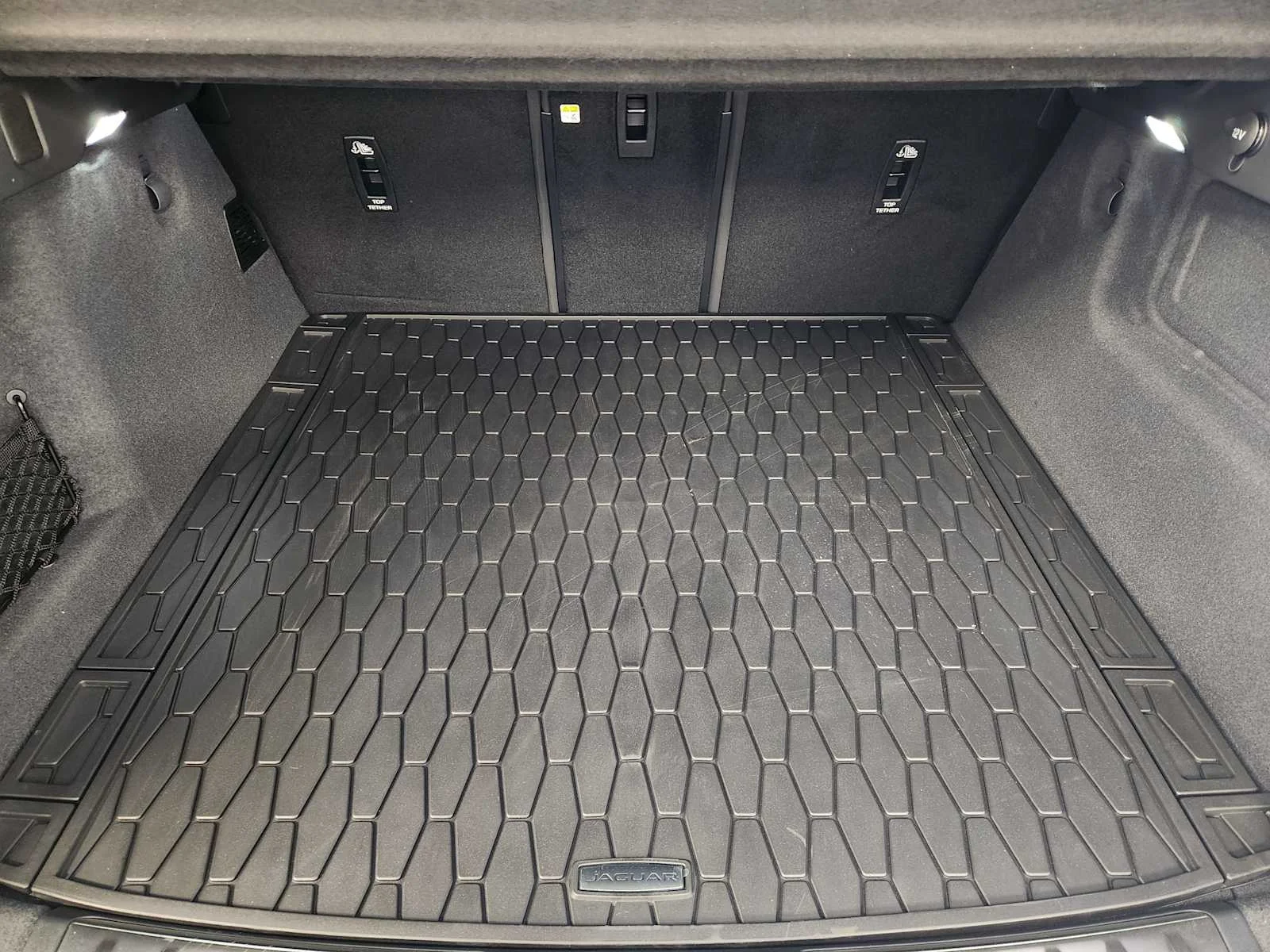 New 2026 Eiger Grey Metallic Jaguar R-Dynamic S image 59