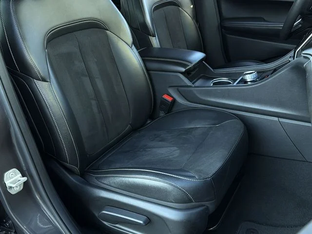 Used 2024 Gray Jeep Altitude image 32