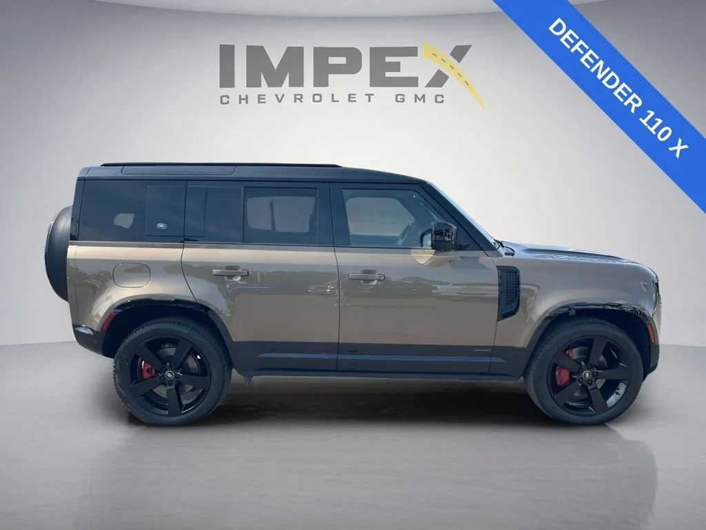 Used 2024  Land Rover X image 14