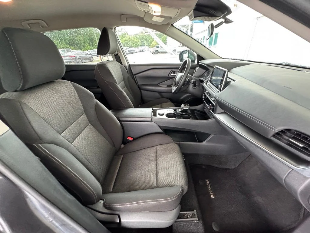 Used 2025 Gray Nissan SV image 15